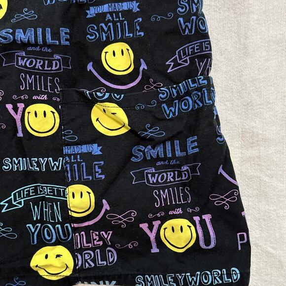 Smiley World Women's Size LargeScrub Top Short Sleeve Pockets Medical Core Emoji - Picture 3 of 4